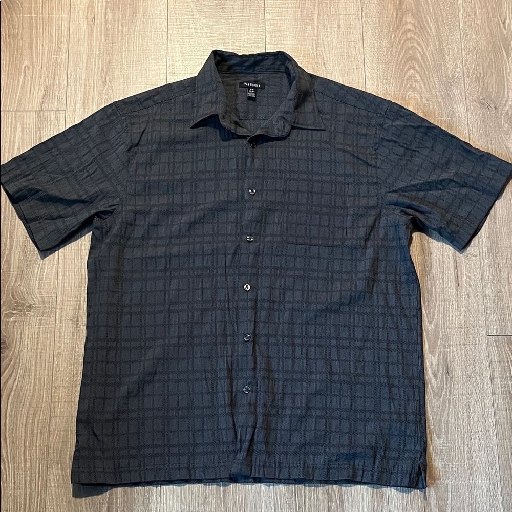 Van Heusen Men’s Dark Gray Checkered Casual Shirt Size L 16-16.5 Short-Sleeve